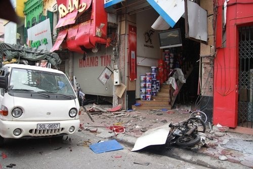 The gold shop after the bomb blast The gold shop after the bomb blast